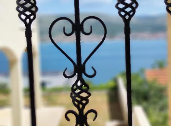 Apartman Roko Donji Okrug (Ciovo)